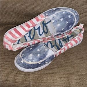 Aeropostale canvas patriotic slip on shoes
